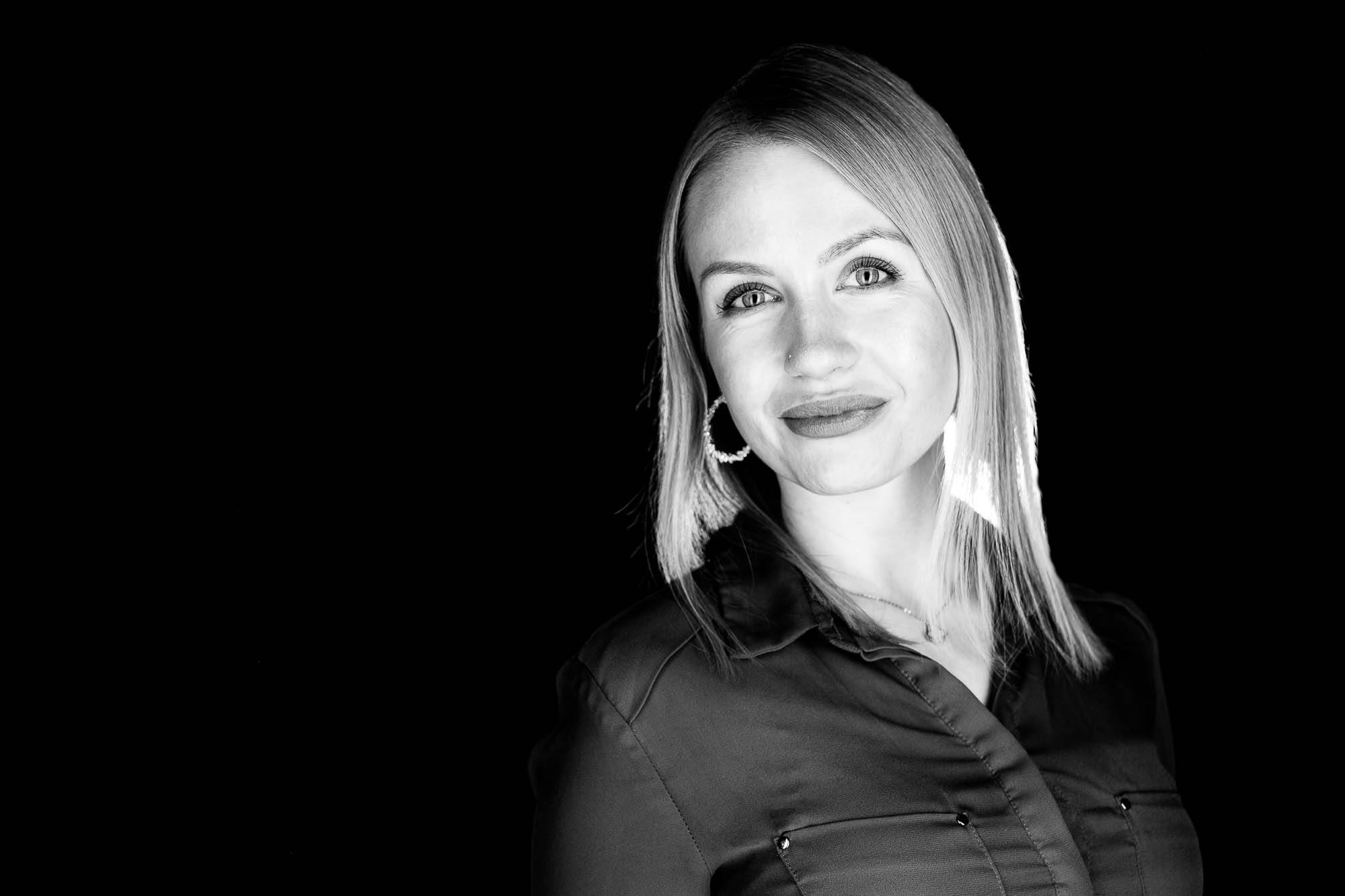 Export x3 Headshot  06529 Dez 01 2019 Bearbeitet 2 Headshots 2019  Miro Nicole Nadine